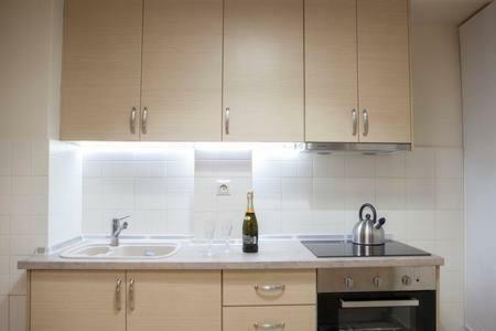 Modern Central Apartment Thessaloníki Luaran gambar